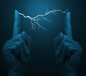 elektrische entladung zwischen fingern