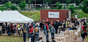 Crowd Container